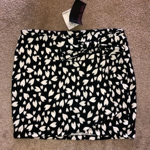 Material Girl Black and White Heart Mini Skirt NWT